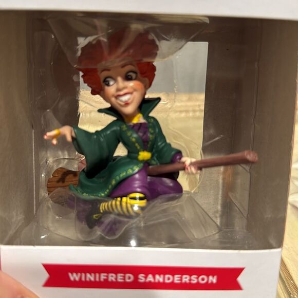 Hallmark Disney Hocus Pocus Winifred Sanderson Ornament Witch New in Box - Picture 2 of 12
